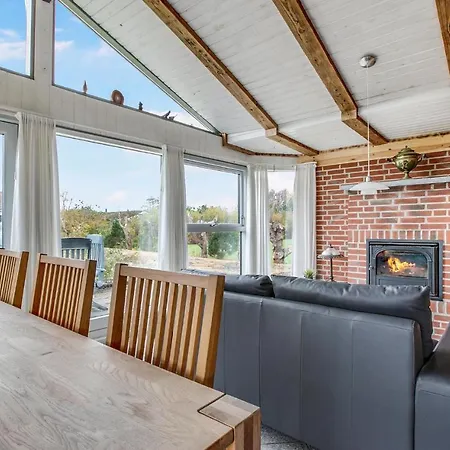 Three-bedroom Holiday In Ebeltoft
