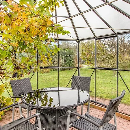 Three-bedroom Holiday In